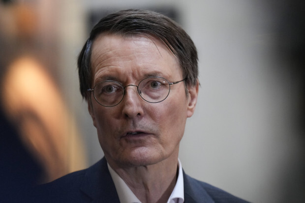 Nach RKI-Enthüllungen: Lauterbach deutet russische Einflussnahme an