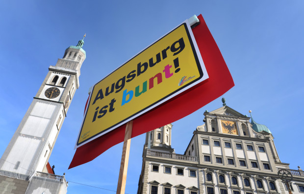 Im schwarz-grün regierten Augsburg ticken die Uhren politisch korrekt