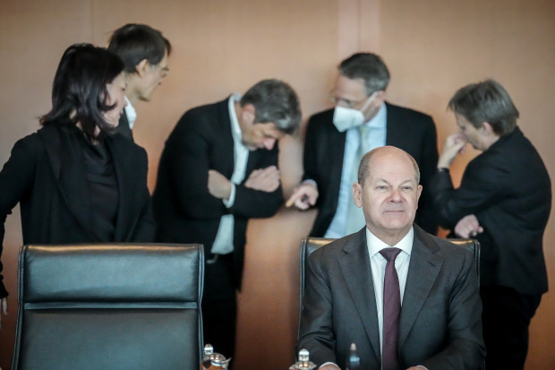 Olaf Scholz ist der unpopulärste demokratische Regierungschef weltweit