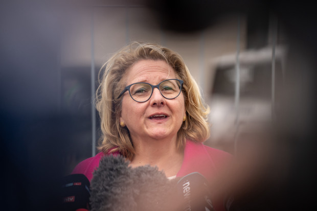 SPD-Ministerin Schulze: Kritik an Entwicklungshilfe „rechtsradikal“ und voller „Lügen“