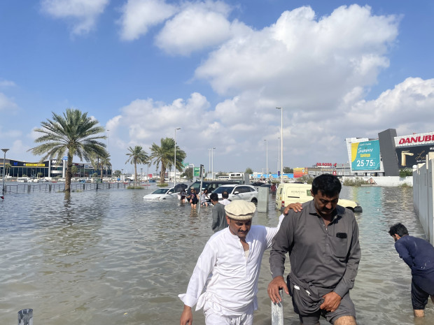 Wassermassen und Überschwemmungen in Dubai