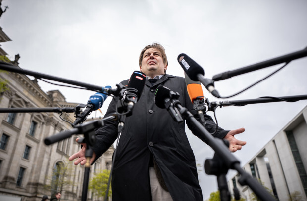 Die Vorwürfe gegen Krah, Bystron und Höcke – und warum sie der AfD kaum schaden