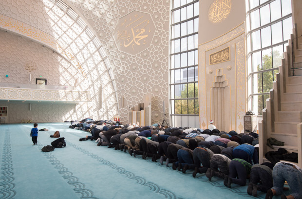 Kinder wollen zum Islam konvertieren, um nicht Außenseiter zu sein