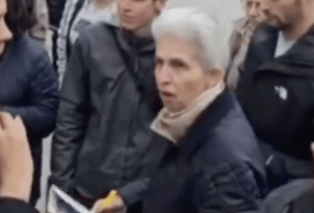 „Weiß Ihr Chef, was Sie hier machen?“