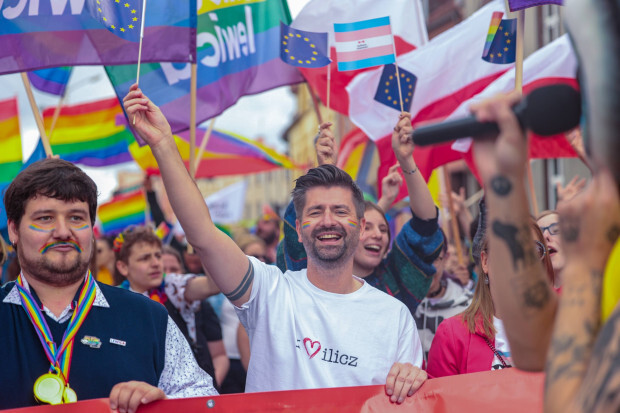 Polnische Regierung schlägt Gefängnisstrafen für LGBT-Diffamierung vor