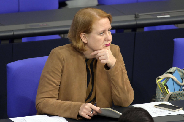 Dragqueen-Workshops und Graffitis: Finanziert von „Demokratie leben!“ – also von Steuern