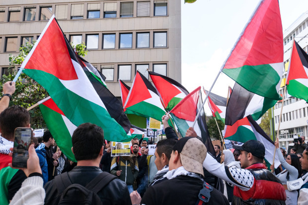 Junge Muslime: Fast die Hälfte will den Gottesstaat