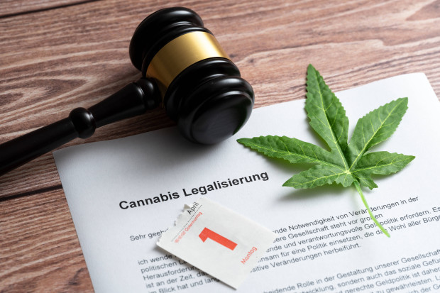 Die Cannabis-Legalisierung bringt die Justiz an die Grenze