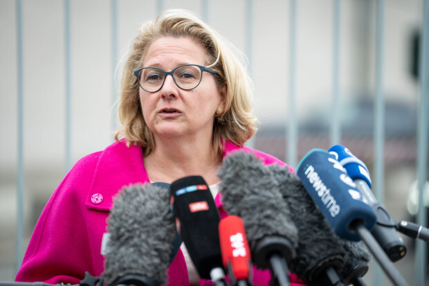 Schulze verteidigt die Radwege in Peru