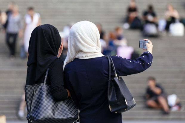 Der Verfall deutscher Kultur und die Flucht in Parallelgesellschaften