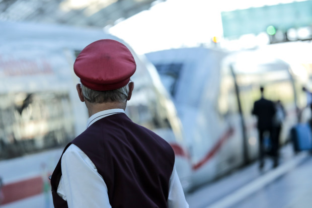 Gewalt gegen Bahnmitarbeiter deutlich zugenommen: Gewerkschaft droht mit Stillstand zur EM