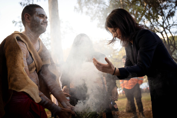 Jetset-Ministerin Baerbock endlich Down Under