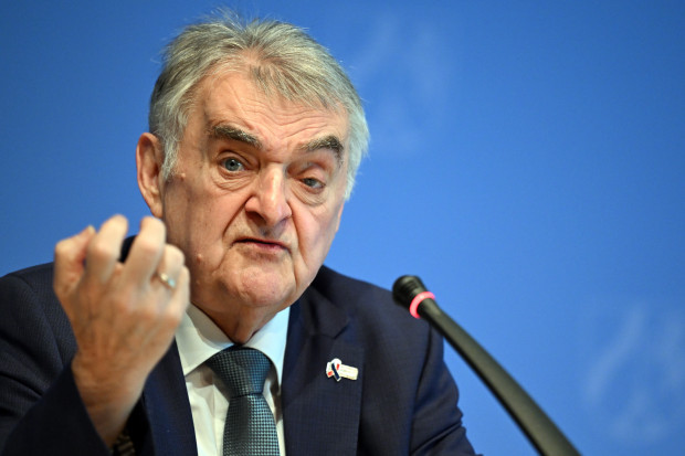 NRW-Innenminister Reul warnt vor einem um sich greifenden Islamismus