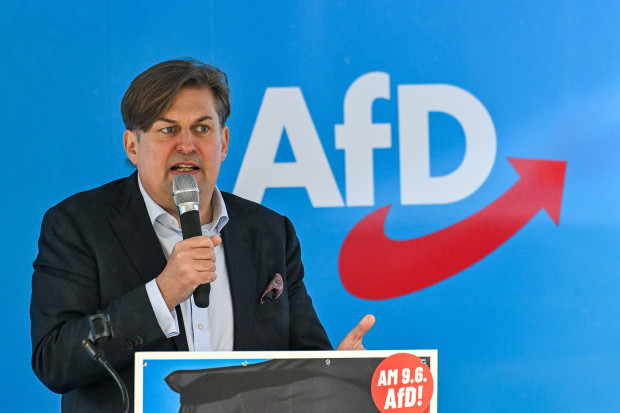 Die AfD erstmals von rechts stark unter Druck