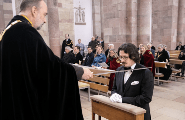 TE-Autor durch Karl von Habsburg zum Ritter des St. Georg-Ordens geschlagen