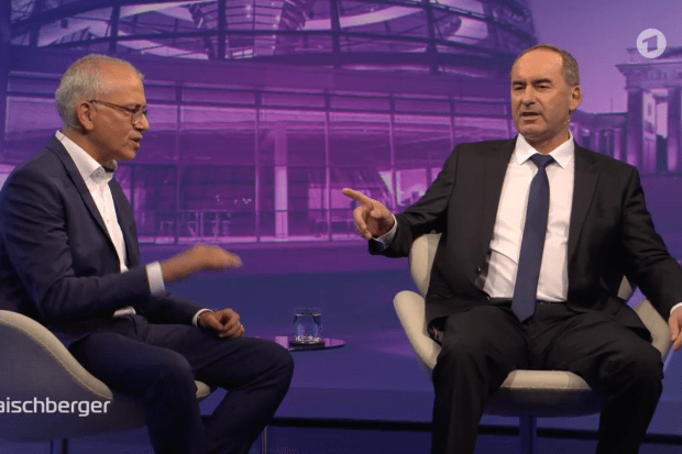 Bei Maischberger: Aiwanger grillt grünen Al-Wazir