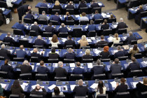 Wie die EU die privaten Reisen ihrer Hof-Parlamentarier zahlt