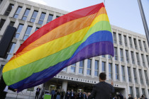 Die Regenbogenflagge als neues Hoheitszeichen der Republik?