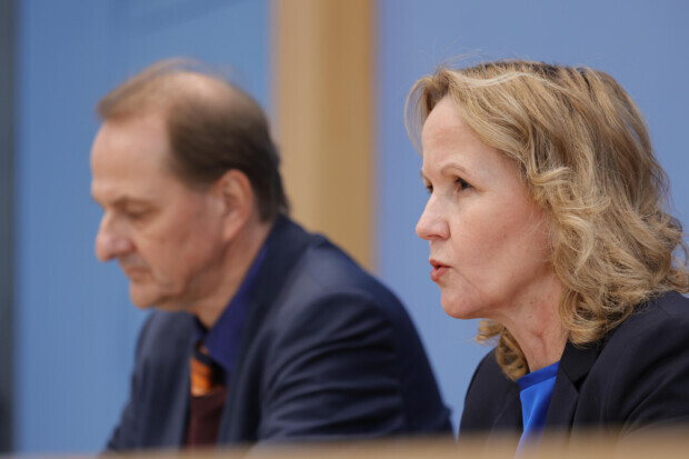 Haben Lemke und das UBA die Aufklärung über die Klimaschutzattrappen verschleppt?