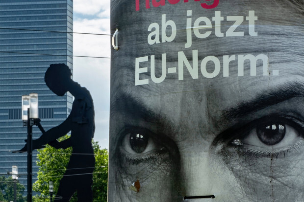 Politiker entdecken Klagen als Einkommensquelle