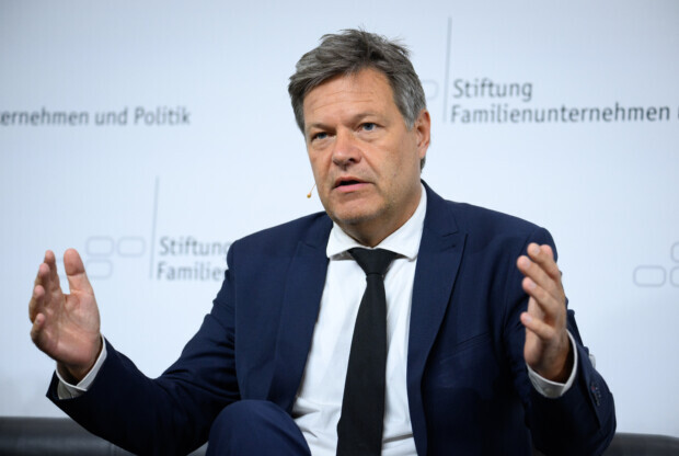 Habeck möchte von der Wirtschaft wieder geliebt werden