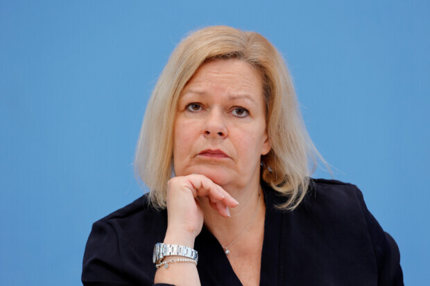 Wolmirstedt, Hamburg und die späten Grenzkontrollen der Nancy Faeser