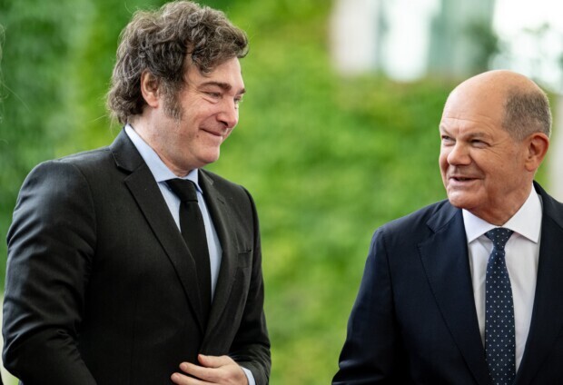 Javier Milei in Deutschland: Wie Olaf Scholz vor Kritik zurückweicht