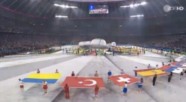 ZDF-Moderator erweitert deutsche Nationalhymne um Vielfalt vor EM-Spiel