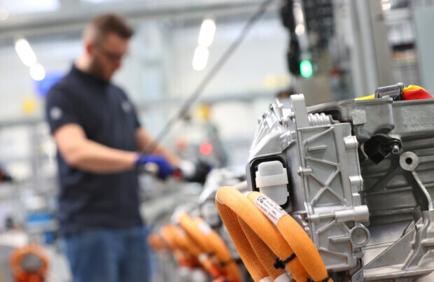 Arbeitnehmer haben weniger Geld, obwohl Löhne raufgehen