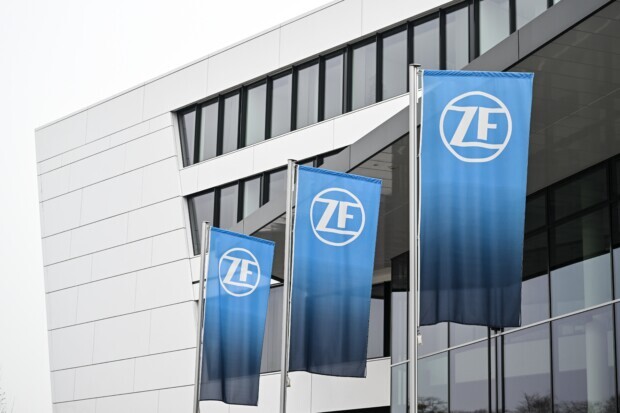 EU-Bürokratie, Steuern und Energiekosten zwingen großen Automobilhersteller ins Ausland