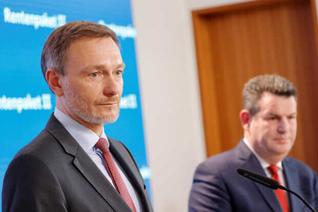 Die Arbeitnehmer zahlen immer mehr – die Empfänger von Bürgergeld erhalten immer mehr