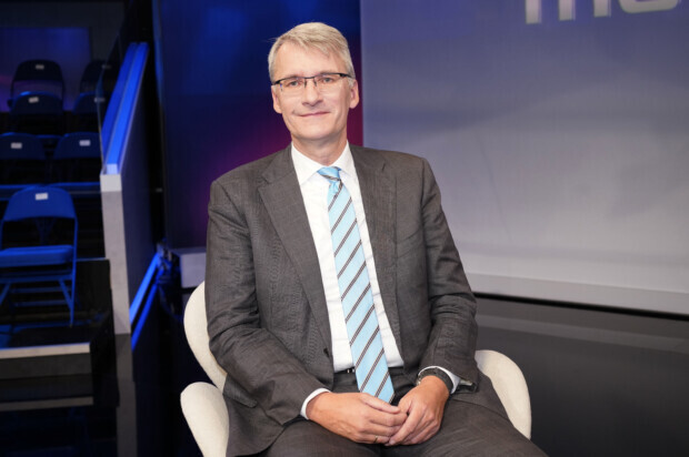 Elmar Theveßen, Ihr Experte für alle Fälle