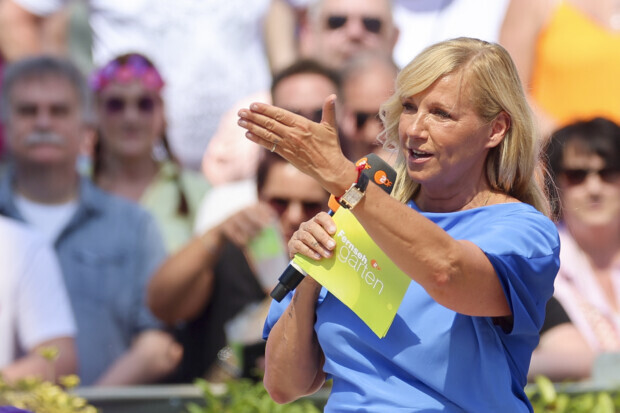 ZDF gibt bekannt: Moderatorin „Kiwi“ soll Israel-Kette nicht mehr tragen