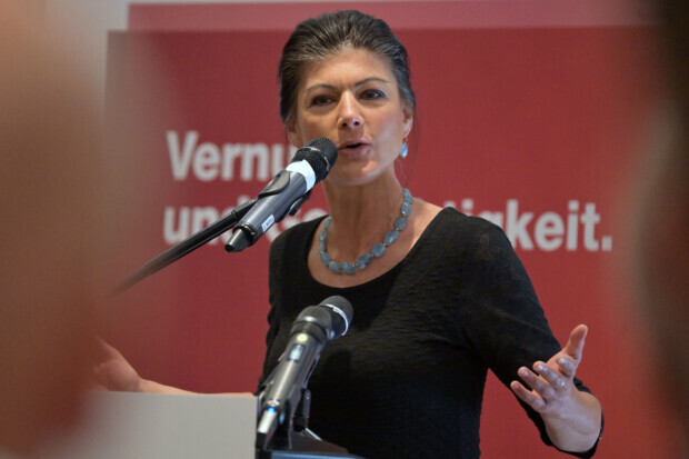 Sahra Wagenknecht baut wieder eine Mauer
