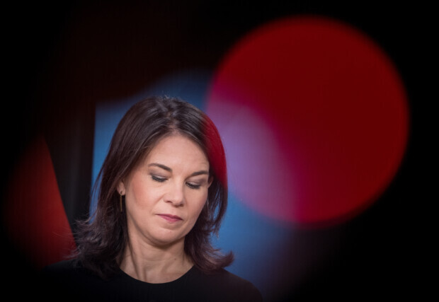 Baerbocks Visa-Verantwortung: Zwanzig Prozent der Asylanträge nach „legalen“ Einreisen