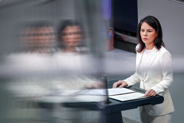 Annalena Baerbock: Immer gern doppelbödig – der Fall Assange