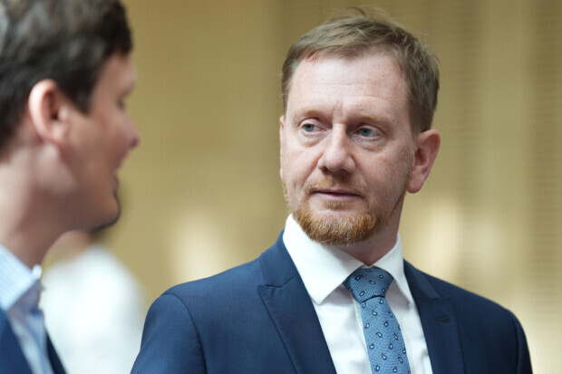 Die große Show:  Sachsens CDU-Regierung will Grenzen selbst sichern. Sagt sie.