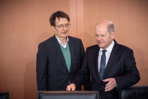Lauterbach erfindet Ausreden und hält Olaf Scholz für den BeKaZ