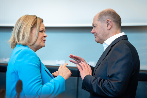 Abschiebung von Straftätern: Ampel macht schon wieder Rückzieher