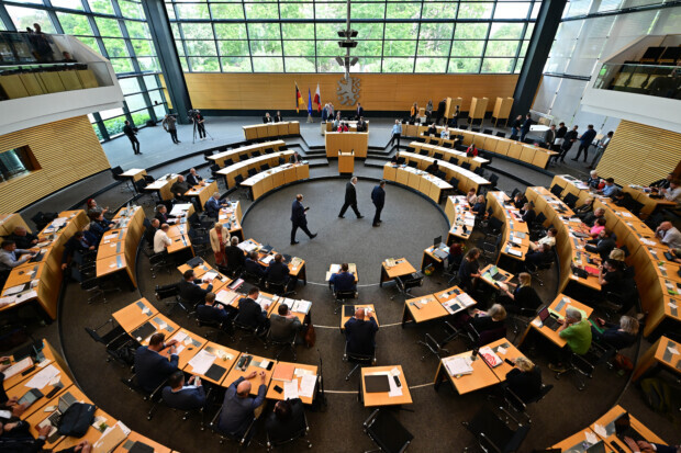 Vierparteien-Landtag mit AfD, CDU, BSW und Linkspartei?