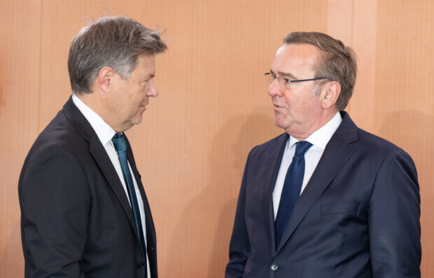 Habeck und Pistorius planen den Staatseinstieg in die Rüstungsindustrie