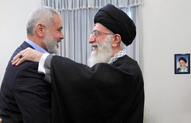 Irans Khamenei befiehlt, Israel anzugreifen