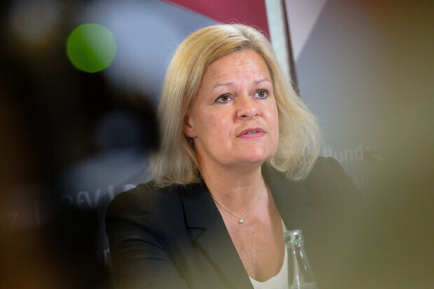 Asylbewerber machen Urlaub in der Heimat: Faeser schaut weg