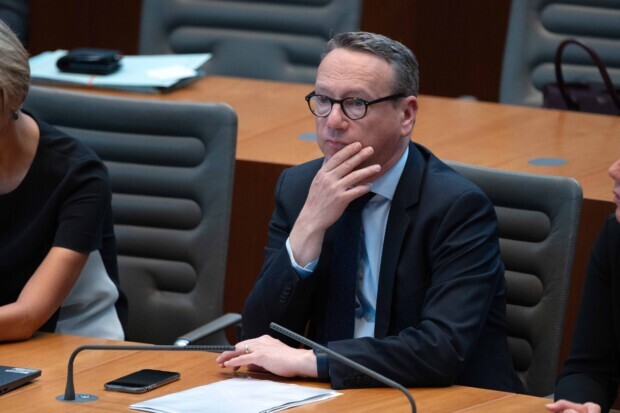 Karlsruhe verpasst dem grünen NRW-Justizminister Limbach eine gewaltige Klatsche