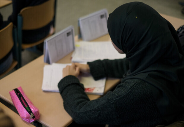 Umfrage unter Lehrern: Westlich gekleidete Mädchen gelten oft als ‚unrein‘ oder ‚haram‘