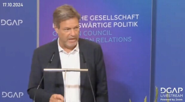 Habecks Offenbarungseid: „Unkontrollierte“ Meinungsvielfalt „nicht mehr akzeptabel“