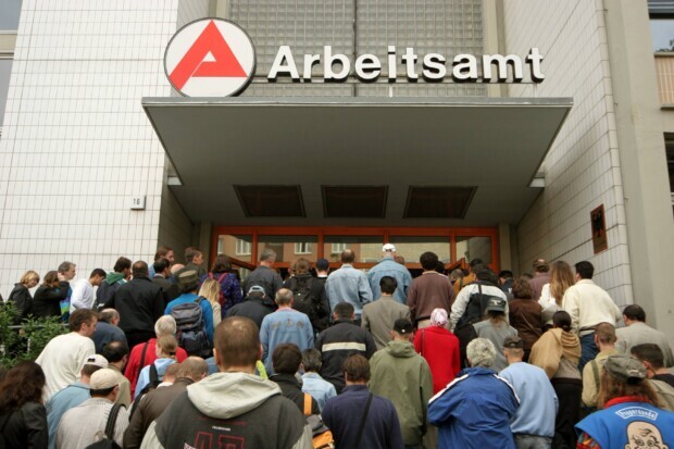 Der deutsche Standort schafft sich ab – Droht eine neue Ära der Massenarbeitslosigkeit?