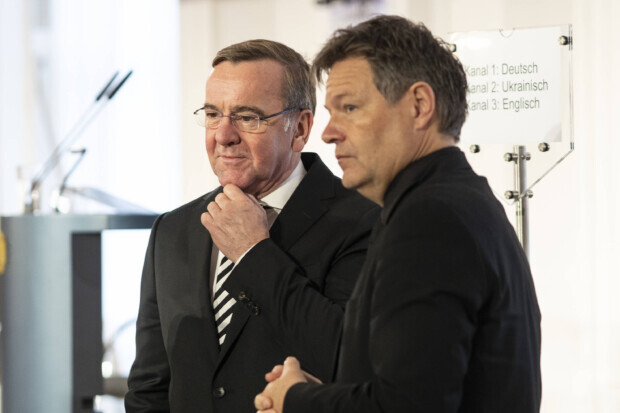 Rumpf-Regierung stellt neue „Sicherheits- und Verteidigungsindustriestrategie“ vor