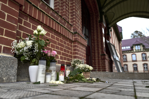 Morde und routinierte Verhöhnung der Opfer gehen weiter