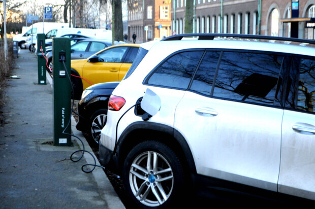 E-Auto-Besitzer müssen in Österreich blechen – und im Hintergrund lauert die Kilometer-Maut für PKWs